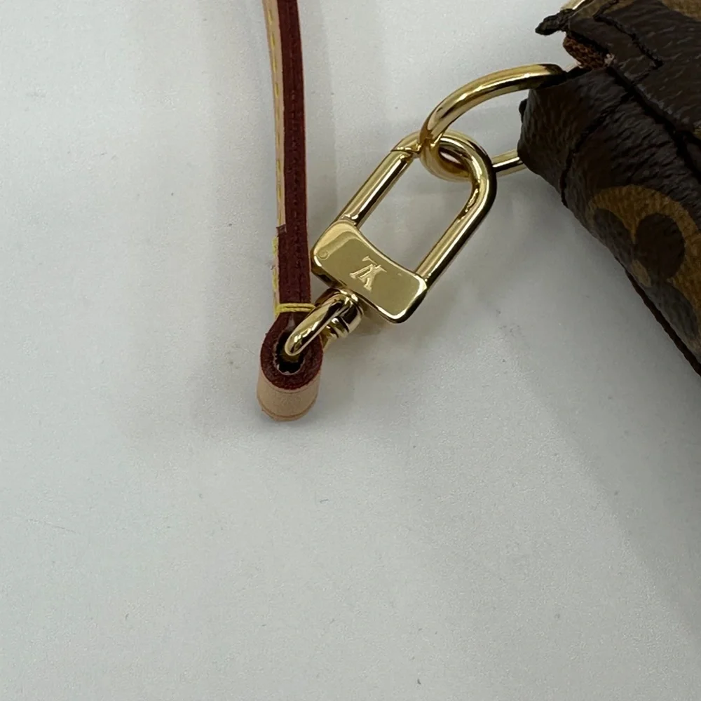 NEW AUTHENTIC LOUIS VUITTON POCHETTE - Picture 3 of 6